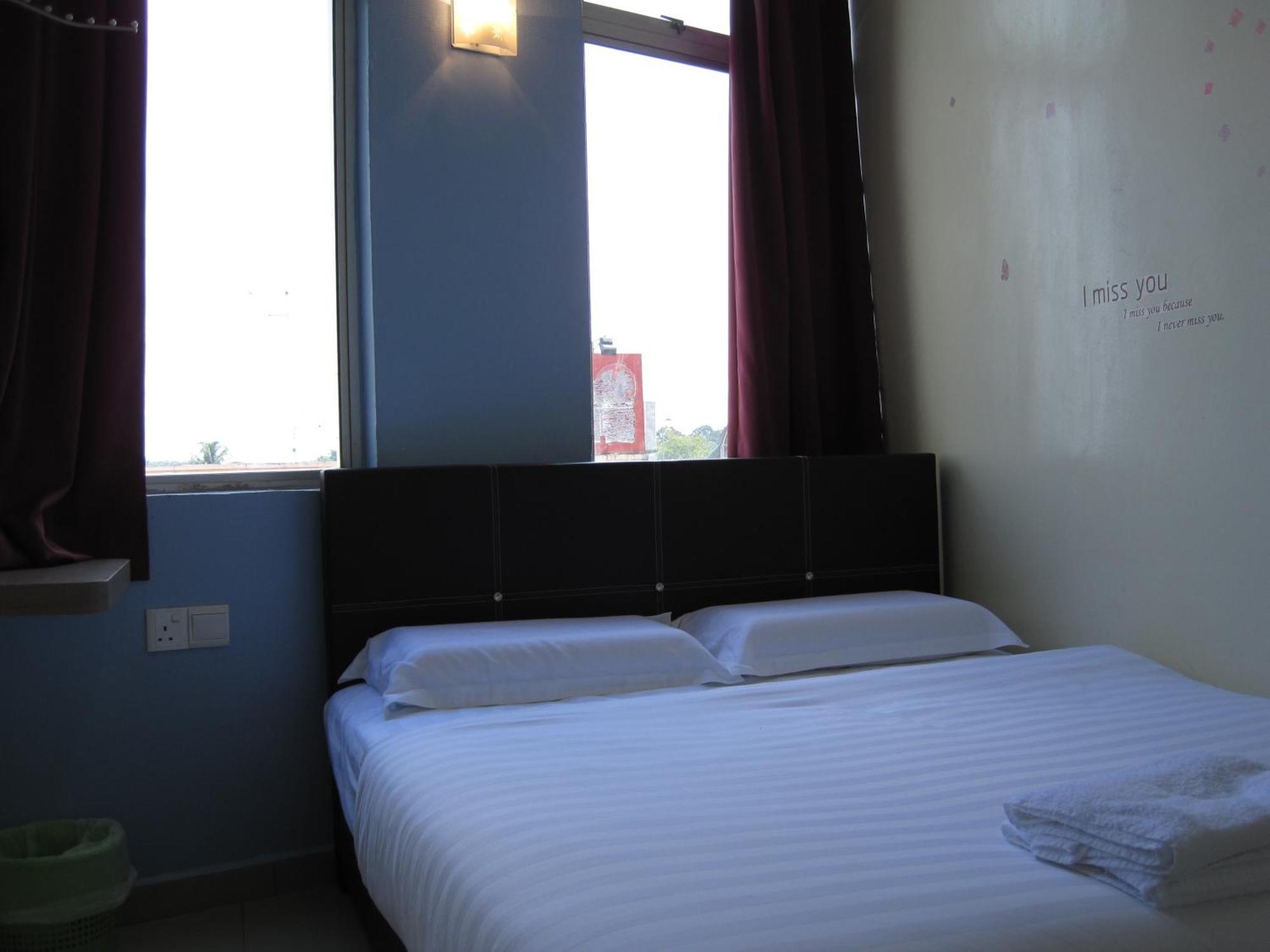 Max Inn Hotel Parit Raja Zimmer foto